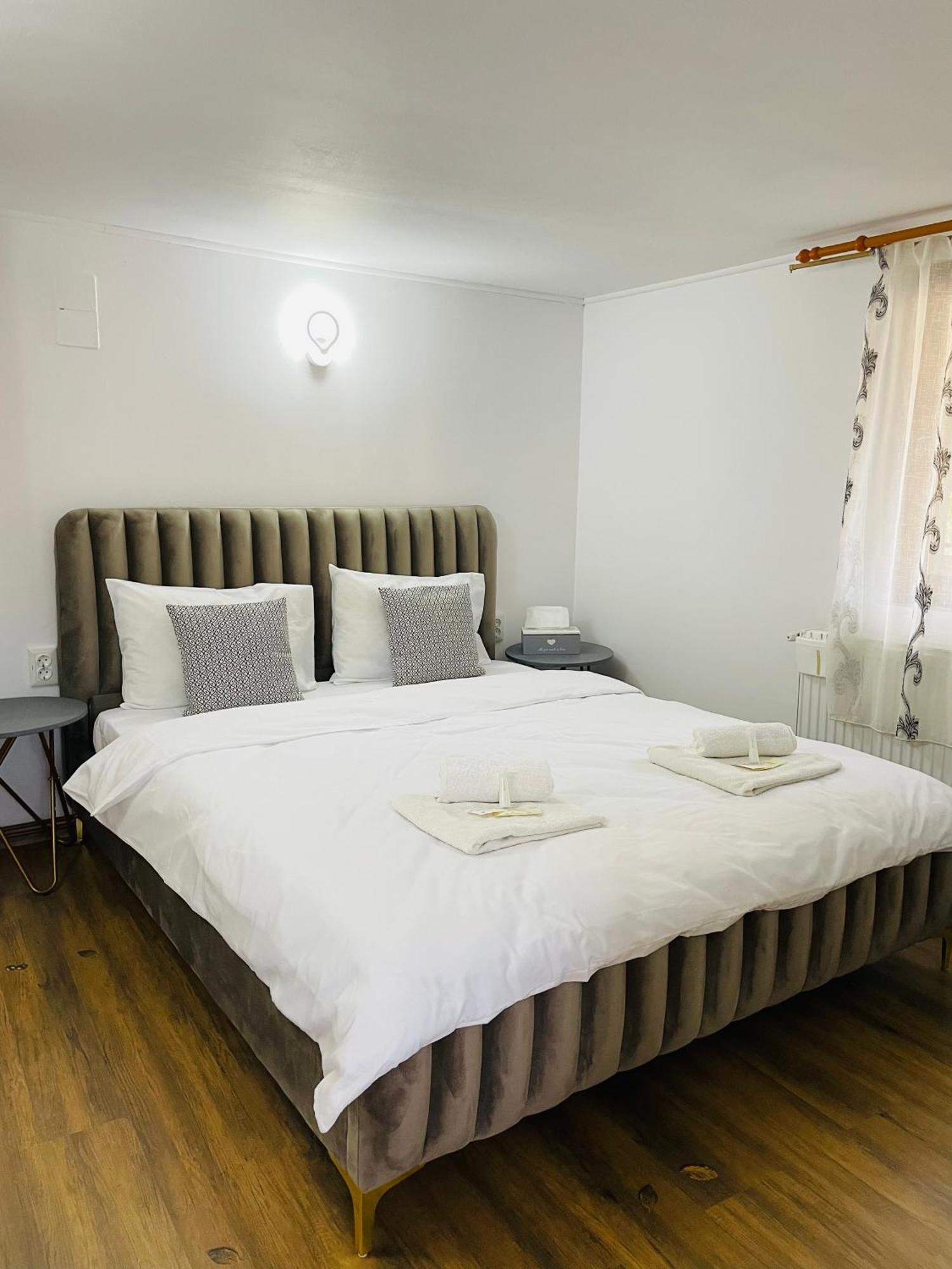 Casamaria Hotell Slănic-Moldova Exteriör bild
