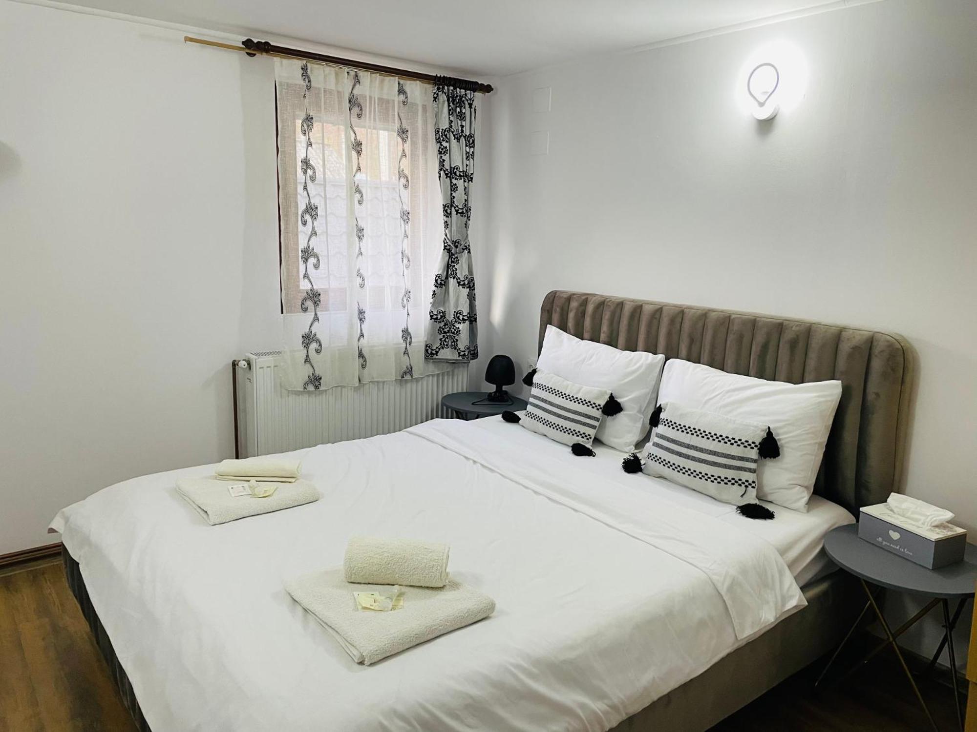 Casamaria Hotell Slănic-Moldova Exteriör bild
