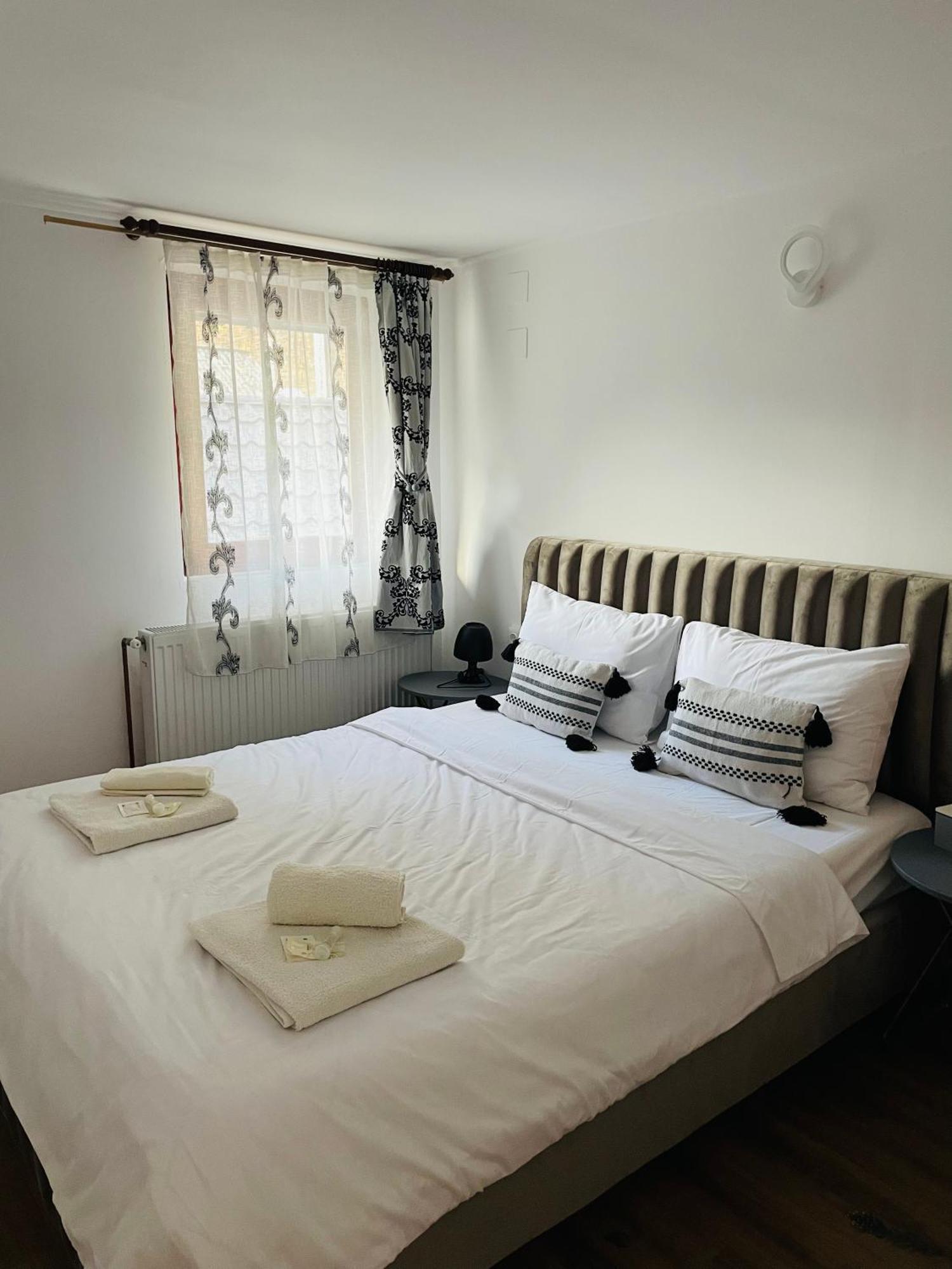 Casamaria Hotell Slănic-Moldova Exteriör bild